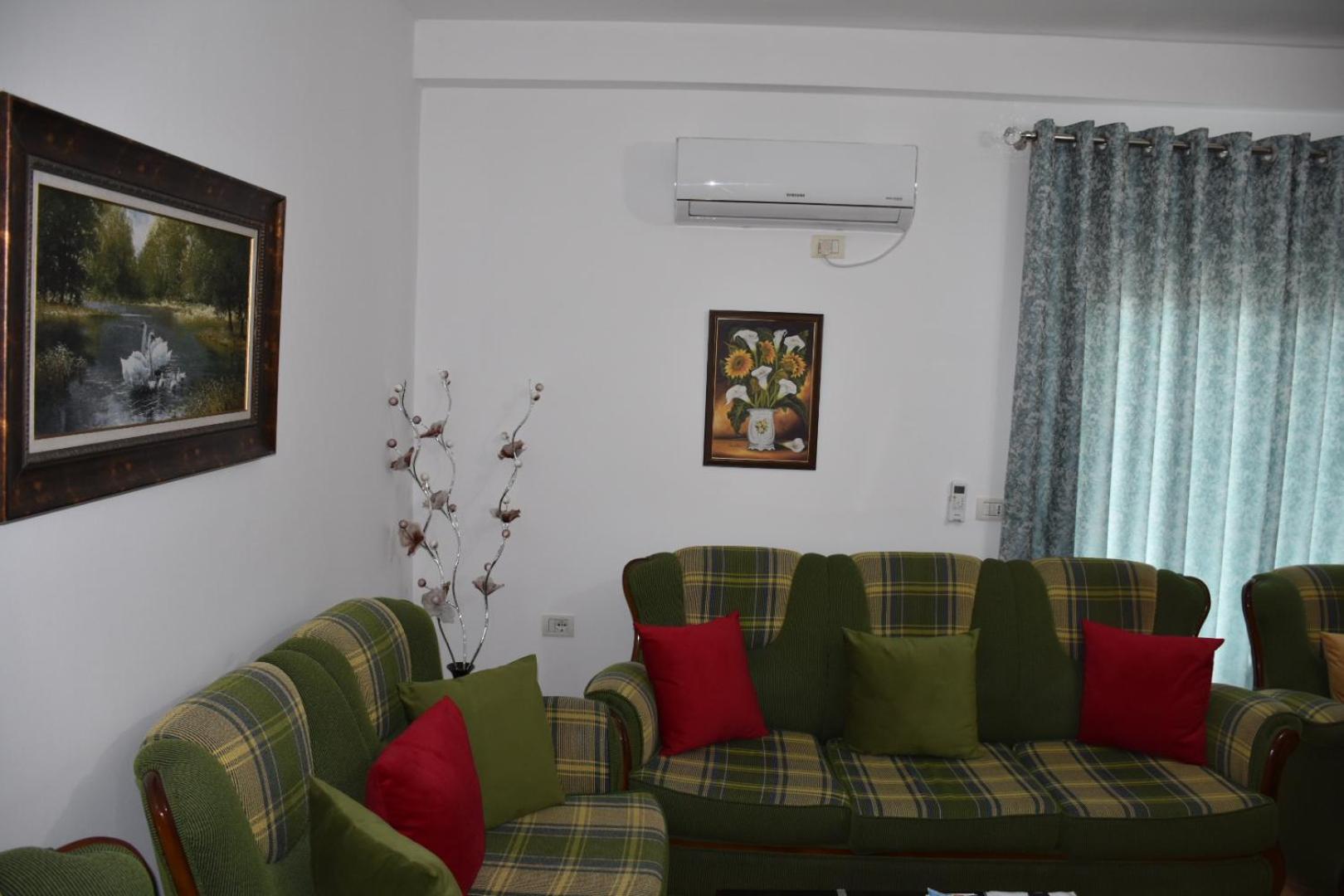 Leo Apartment Permet Luaran gambar