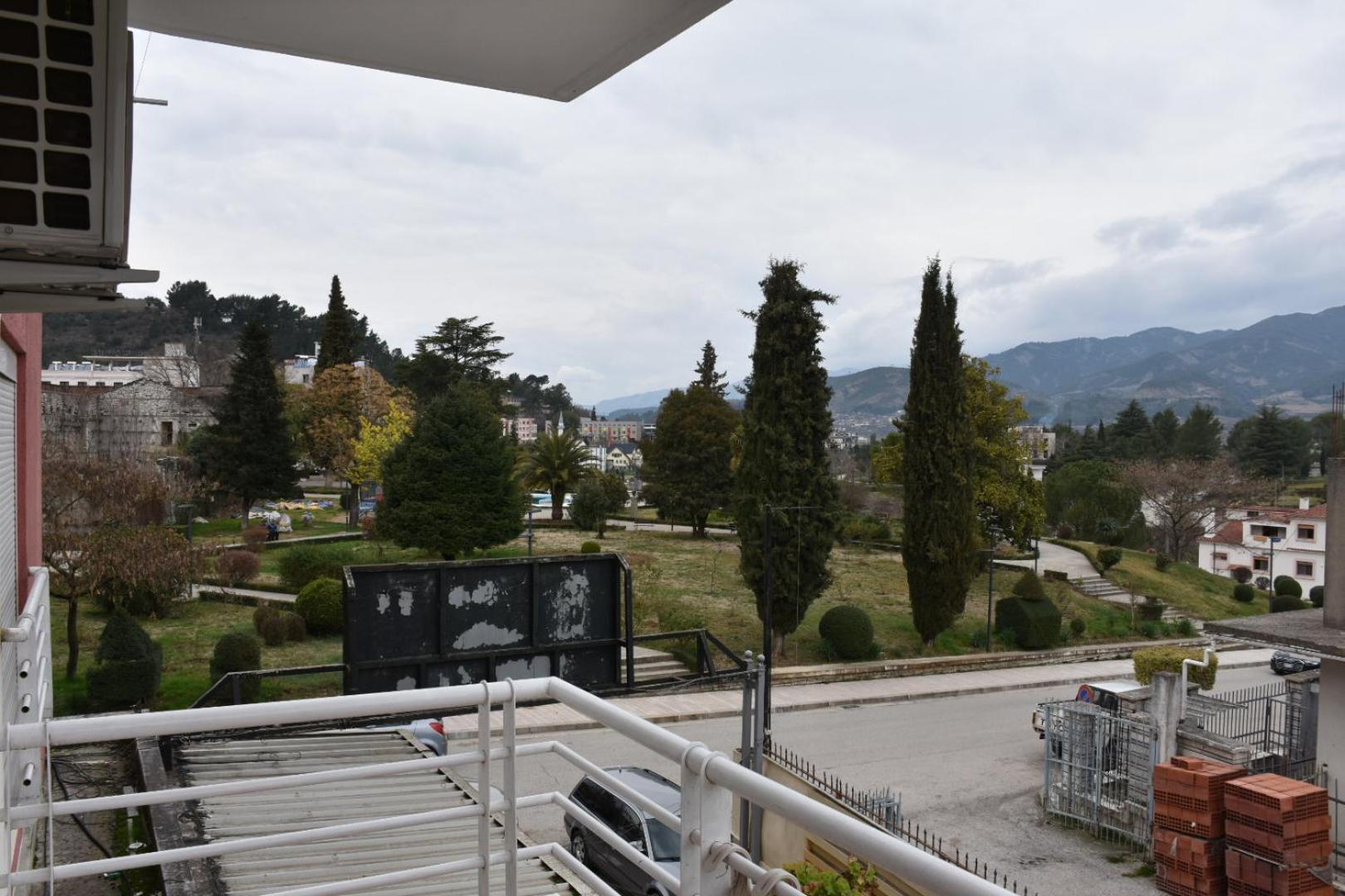 Leo Apartment Permet Luaran gambar
