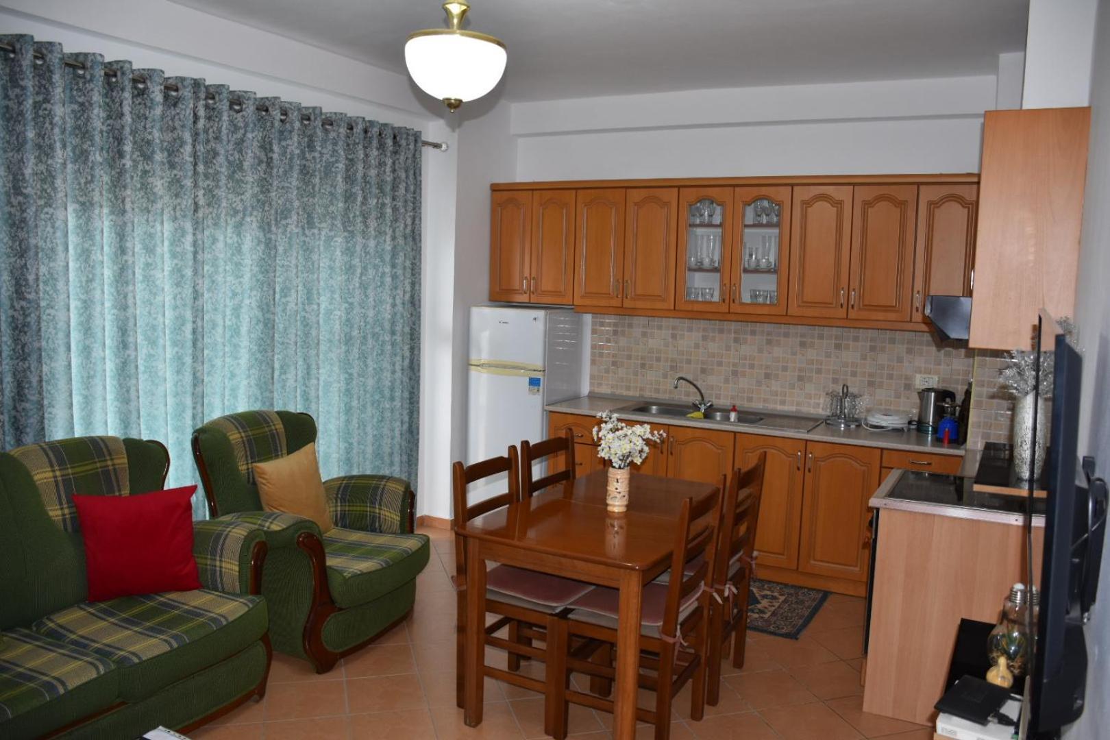 Leo Apartment Permet Luaran gambar